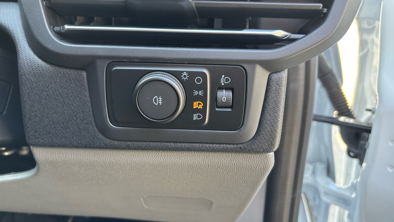 Ford Tourneo Custom 320 L1 Diesel Fwd 2.0 EcoBlue 136ps H1 Titanium 8 seater Auto